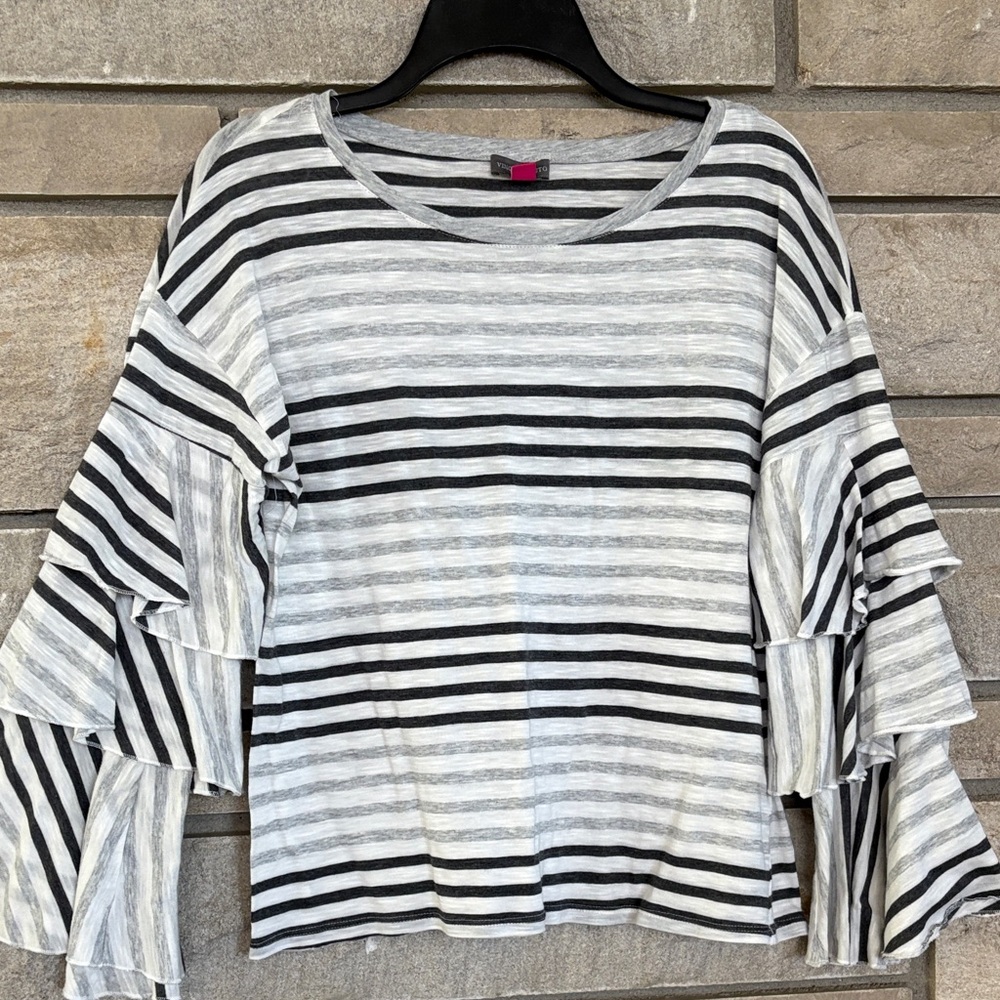 Vince Camuto Charcoal & White Striped Ruffle Sleeve Long-Sleeve Tee